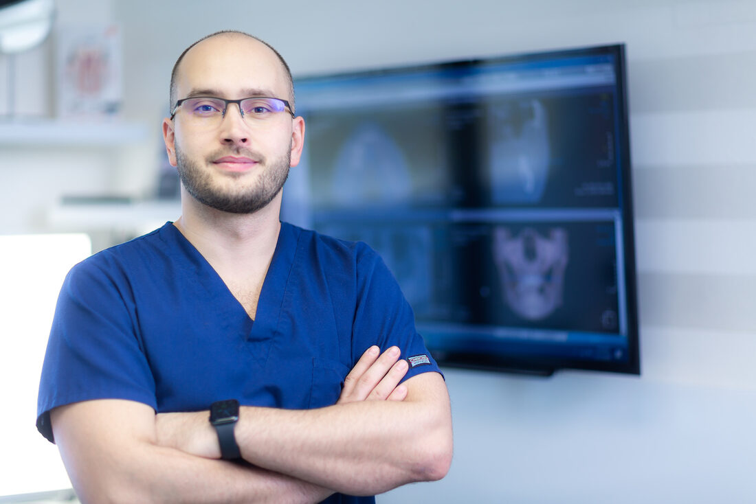 Dr. Manole Andrei